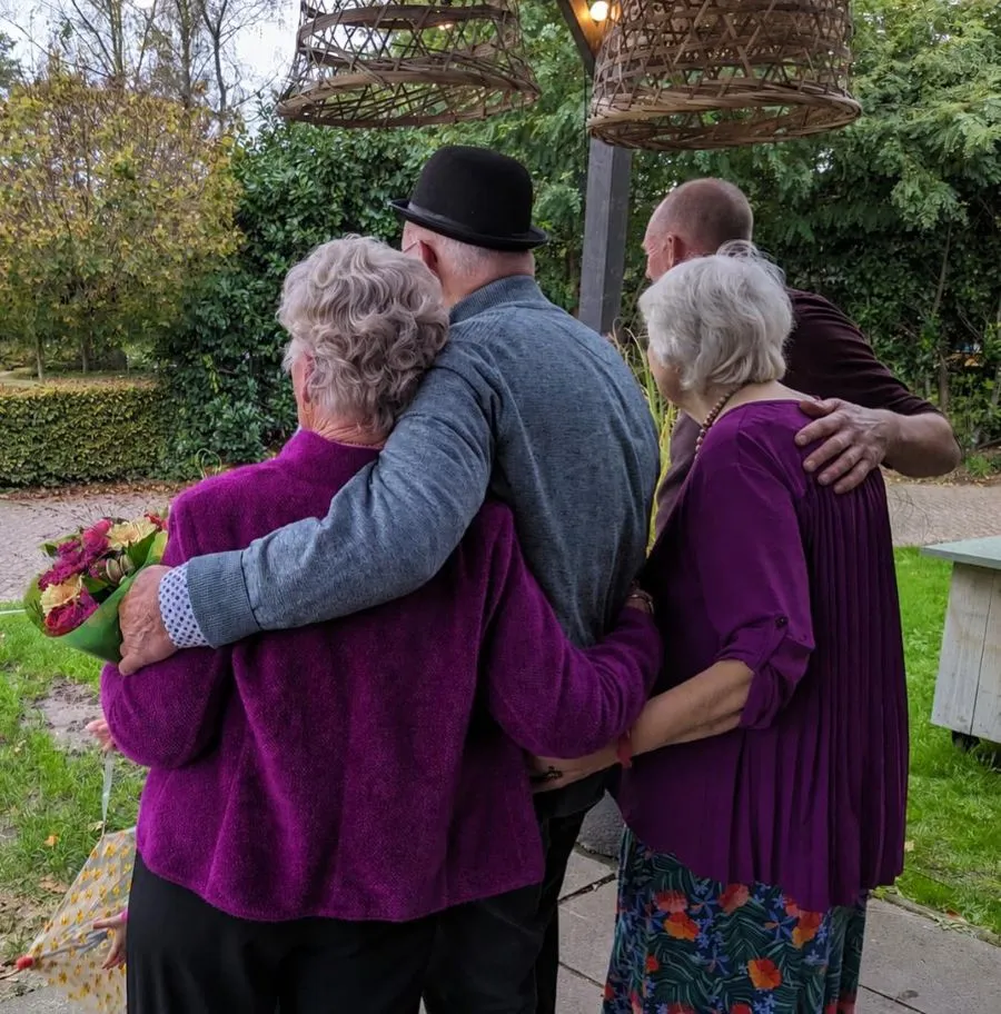 Senior koppel met familie